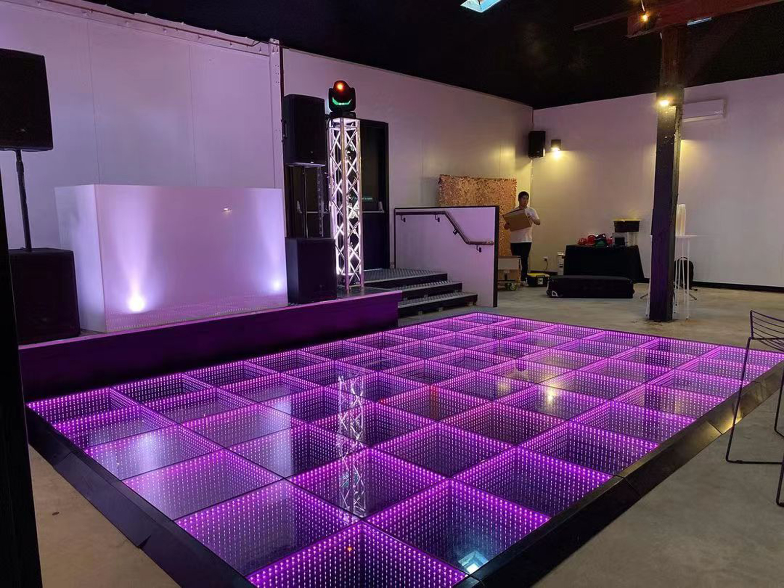 الزجاج المقسى Rgb Disco Dj Club يضيء أرضية الرقص اللانهائية